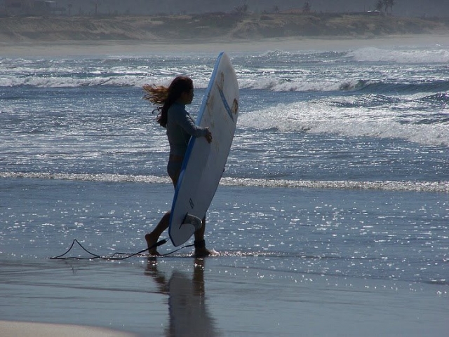 Surfer en la playa